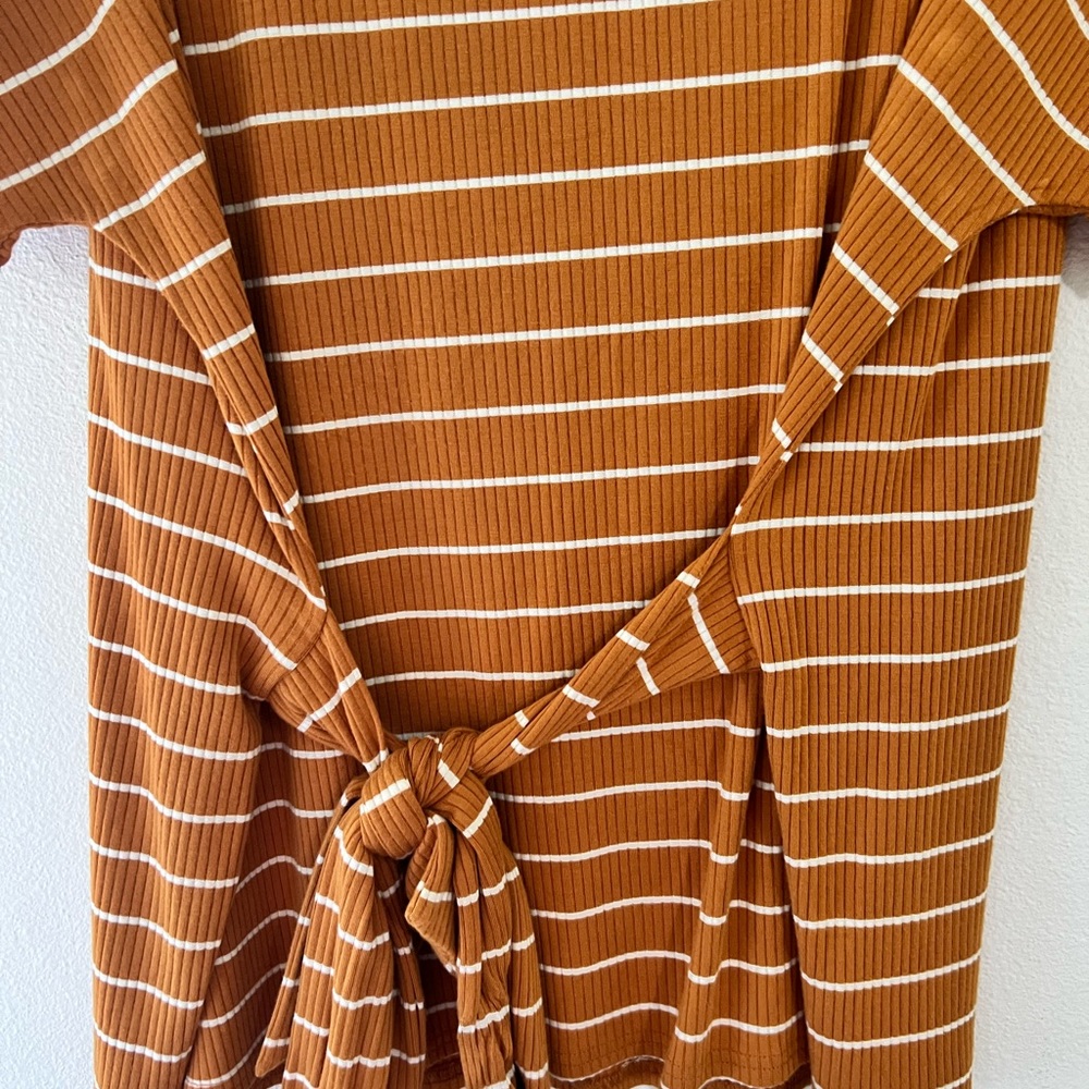 Worthington Womens short sleeve striped blouse w/ tie back waist or front